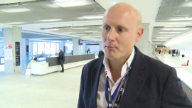 BIZNES, - Polski rynek handlu elektronicznego jest już wart ok. 5 mld euro i cały czas bardzo szybko się rozwija. Co dziesiąta transakcja jest dokonywana za pomocą urządzeń mobilnych. Mimo to udział tego typu handlu w całej sprzedaży detalicznej to tylko ok. 3-4 proc., e-commerce, m-commerce, transakcje mobilne, handel elektroniczny, PayPal Polski rynek handlu elektronicznego warty ok. 5 mld euro. Rośnie udział transakcji mobilnych BIZNES, e-commerce, m-commerce, transakcje mobilne, handel elektroniczny, PayPal- Polski rynek handlu elektronicznego jest już wart ok. 5 mld euro i cały czas bardzo szybko się rozwija. Co dziesiąta transakcja jest dokonywana za pomocą urządzeń mobilnych. Mimo to udział tego typu handlu w całej sprzedaży detalicznej to tylko ok. 3-4 proc.