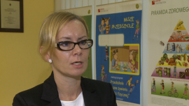 LIFESTYLE, - Polskie szkoły wypowiadają walkę otyłości wśród uczniów. Nadwaga młodych Polaków to coraz poważniejszy problem, dlatego szkoły próbują z nią walczyć. Pomóc ma program „Szkoła/Przedszkole Przyjazne Żywieniu i Aktywności Fizycznej”. W ramach akcji będzie promowane zdrowe żywienie nie tylko w domu, ale także w szkole., Szkoły idą na wojnę ze śmieciowym jedzeniem. Promują zdrową żywność LIFESTYLE, - Polskie szkoły wypowiadają walkę otyłości wśród uczniów. Nadwaga młodych Polaków to coraz poważniejszy problem, dlatego szkoły próbują z nią walczyć. Pomóc ma program „Szkoła/Przedszkole Przyjazne Żywieniu i Aktywności Fizycznej”. W ramach akcji będzie promowane zdrowe żywienie nie tylko w domu, ale także w szkole.