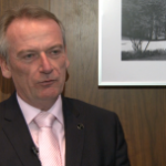 Trudniej o kredyt w banku. Wielu pieniędzy na finansowanie biznesu szuka w internecie.