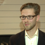 Co czwarty Polak płaci w sklepie kartą zbliżeniową