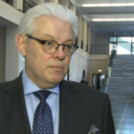 Polski rynek motoryzacyjny wciąż w dołku. Szansą rozmowy rządu z nowym inwestorem