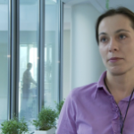 Reklama w internecie tym skuteczniejsza, im jej mniej