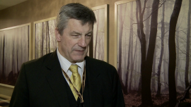 BIZNES, - Kolej musi zwiększyć prędkość i regularność, by zatrzymać odpływ pasażerów. W innym wypadku, coraz więcej osób będzie wybierać samochód, zwłaszcza po dokończeniu budowy sieci autostrad i dróg ekspresowych. Ten rok może być dla kolei wyjątkowo trudny ze względu na trwające modernizacje infrastruktury. Są one zdecydowanie bardziej uciążliwe i dłuższe inwestycje niż drogowe. Często wiążą się z zamknięciem lub ograniczeniem ruchu na danych trasach., kolej, drogi ekspresowe, modernizacja lini kolejowych, autostrady, CH2M HILL Polska kolej traci pasażerów. Pociągi powinny jeździć częściej i szybciej BIZNES, kolej, drogi ekspresowe, modernizacja lini kolejowych, autostrady, CH2M HILL- Kolej musi zwiększyć prędkość i regularność, by zatrzymać odpływ pasażerów. W innym wypadku, coraz więcej osób będzie wybierać samochód, zwłaszcza po dokończeniu budowy sieci autostrad i dróg ekspresowych. Ten rok może być dla kolei wyjątkowo trudny ze względu na trwające modernizacje infrastruktury. Są one zdecydowanie bardziej uciążliwe i dłuższe inwestycje niż drogowe. Często wiążą się z zamknięciem lub ograniczeniem ruchu na danych trasach.