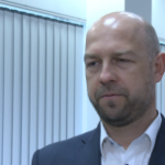 Na rynek trafiły telewizory o rozdzielczości wyższej niż Full HD. Sporo klientów wciąż wybiera jednak modele z podstawowymi funkcjami