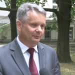 Nawet o jedną szóstą mniej jabłek, ale za to rekordowo długi sezon truskawek