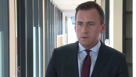 BIZNES, - O jedną trzecią wzrosła wartość transakcji na rynku nieruchomości komercyjnych w pierwszej połowie tego roku. Od stycznia do czerwca sięgnęła ona 1,4 mld euro (5,8 mld zł), a działania inwestorów miały miejsce nie tylko w Warszawie, lecz także w innych miastach. Połowę rynku stanowią powierzchnie biurowe, rośnie jednak udział sektora logistycznego. Inwestorzy liczą na stopę zwrotu w przedziale od 6 do 9 proc., nieruchomości komercyjne, Colliers, powierzchnia biurowa, powierzchnia handlowa, magazyny Szansa na rekordową liczbę transakcji na rynku nieruchomości komercyjnych w tym roku BIZNES, nieruchomości komercyjne, Colliers, powierzchnia biurowa, powierzchnia handlowa, magazyny- O jedną trzecią wzrosła wartość transakcji na rynku nieruchomości komercyjnych w pierwszej połowie tego roku. Od stycznia do czerwca sięgnęła ona 1,4 mld euro (5,8 mld zł), a działania inwestorów miały miejsce nie tylko w Warszawie, lecz także w innych miastach. Połowę rynku stanowią powierzchnie biurowe, rośnie jednak udział sektora logistycznego. Inwestorzy liczą na stopę zwrotu w przedziale od 6 do 9 proc.