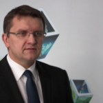 Klienci poszukują w smartfonach nowych funkcjonalności za niższą cenę