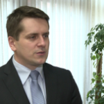 Na braku możliwości płacenia za autostrady elektronicznie tracą i kierowcy, i państwo. Elektroniczny system pozwoli rozładować sezonowe korki