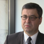 Przez braki w systemie edukacji w Polsce jest deficyt spawaczy, mechaników, hydraulików i szwaczek