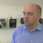 Płatność bezgotówkową oferuje tylko 5 proc. małych firm. Rozwiązaniem mogą być terminale mobilne