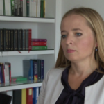 Pracodawca może odwołać pracownika z urlopu wypoczynkowego, ale może to być dla firmy kosztowna decyzja