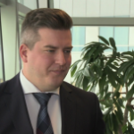 Polacy często kłamią w CV. Najczęściej zawyżają swoje kompetencje i poziom znajomości języków obcych