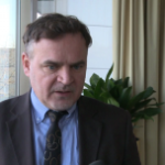 Co piąty Polak jest wolontariuszem. Coraz częściej w pomoc innym angażują się pracownicy i prezesi firm