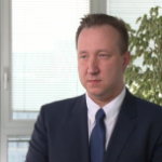 40 proc. młodych Polaków rozważa emigrację zarobkową ze względów finansowych. Wolą wyjechać niż zapożyczać się w kraju