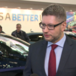 Toyota chce w tym roku podwoić sprzedaż hybryd i pracuje nad rozwojem napędu wodorowego. Stawia na segment aut flotowych