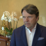 Z. Jakubas: Przy obecnym poziomie złotego zagraniczne firmy powinny inwestować w Polsce na potęgę. Odstraszają ich decyzję agencji ratingowych i polityczne spory