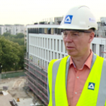 W Polsce powstaje coraz więcej budynków przyjaznych środowisku. Pozwalają one m.in. obniżyć koszty zużycia energii i wody