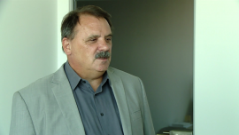 BIZNES, - Wielkie inwestycje drogowe w ramach poprzedniej perspektywy finansowej UE zaowocowały tysiącami kilometrów nowych tras w Polsce. Niedoskonałe procedury pogrążyły przy okazji wielu wykonawców. W nowej perspektywie branża drogowa chce uniknąć wcześniejszych błędów, dlatego liczy na zmiany zasad. Jedną z nich jest odejście od kryterium najniższej ceny, lepsza współpraca z zamawiającym oraz pełne wdrożenie międzynarodowych standardów realizacji inwestycji, tzw. procedur FIDIC., branża budowlana, inwestycje infrastrukturalne, budowa dróg, FIDIC, kreterium najniższej ceny, firmy budowlane, zamawiający, wykonawca, przetarg Budowa dróg pogrążyła wielu wykonawców. Branża liczy na nowe kontrakty, ale na zmienionych zasadach BIZNES, branża budowlana, inwestycje infrastrukturalne, budowa dróg, FIDIC, kreterium najniższej ceny, firmy budowlane, zamawiający, wykonawca, przetarg- Wielkie inwestycje drogowe w ramach poprzedniej perspektywy finansowej UE zaowocowały tysiącami kilometrów nowych tras w Polsce. Niedoskonałe procedury pogrążyły przy okazji wielu wykonawców. W nowej perspektywie branża drogowa chce uniknąć wcześniejszych błędów, dlatego liczy na zmiany zasad. Jedną z nich jest odejście od kryterium najniższej ceny, lepsza współpraca z zamawiającym oraz pełne wdrożenie międzynarodowych standardów realizacji inwestycji, tzw. procedur FIDIC.