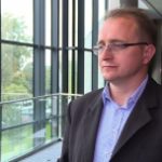 Liczba wypadków przy pracy rośnie, coraz mniej jest jednak zdarzeń śmiertelnych. Pracodawcy inwestują w systemy zarządzania ryzykiem