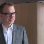 Miasta rozlewają się na przedmieścia. To powoduje coraz większe korki