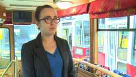 BIZNES, - 93 proc. Polaków regularnie spożywa śniadanie – wynika z badania „Od jedzenia humor się zmienia” przygotowanego przez Instytut Badawczy ARC Rynek i Opinia. Coraz częściej są to zdrowe, pełne wartości odżywczych posiłki. Ponieważ konsumenci nie lubią nudy, szukają coraz to nowych smaków i połączeń. To m.in. z tego powodu rynek płatków śniadaniowych szybko się zmienia., przemysł spożywczy, płatki śniadaniowe, żywność, żywność funkcjonalna, śniadanie, produkty zbożowe w diecie dziecka, zdrowie, zbilansowana dieta Polacy szukają śniadaniowych nowości. Dlatego rynek płatków szybko się rozrasta BIZNES, przemysł spożywczy, płatki śniadaniowe, żywność, żywność funkcjonalna, śniadanie, produkty zbożowe w diecie dziecka, zdrowie, zbilansowana dieta- 93 proc. Polaków regularnie spożywa śniadanie – wynika z badania „Od jedzenia humor się zmienia” przygotowanego przez Instytut Badawczy ARC Rynek i Opinia. Coraz częściej są to zdrowe, pełne wartości odżywczych posiłki. Ponieważ konsumenci nie lubią nudy, szukają coraz to nowych smaków i połączeń. To m.in. z tego powodu rynek płatków śniadaniowych szybko się zmienia.