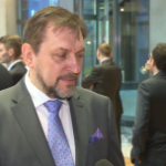 Sprzedaż detaliczna rośnie. Korzystają na tym dyskontowe sieci odzieżowe