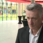 Pacjenci w Polsce mają problem z komunikacją z lekarzami i urzędnikami. Rozmowa często toczy się przez media