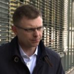 BHP i bezpieczeństwo w pracach mistrzów Polskiej Szkoły Plakatu. ORLEN w ten sposób promuje polską sztukę za granicą