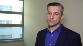 BIZNES, - Do 2 maja można składać zeznania podatkowe za 2016 rok. Termin obowiązuje osoby rozliczające się na formularzu PIT-37, które m.in. pracują na umowie o pracę czy cywilnoprawnej, oraz PIT-36, dla osób prowadzących działalność gospodarczą. Ale to nie jedyne grupy podatników, które muszą rozliczyć się w ciągu najbliższego tygodnia. Obowiązek dotyczy też podatników, którzy zarobili na giełdzie i sprzedaży nieruchomości (odpowiednio formularze PIT-38 i PIT-39). Do ostatniej chwili zeznania można składać przez internet., zeznanie podatkowe, PIT-36, PIT-37, PIT-38, PIT-39, urzędy skarbowe, rozliczenie z fiskusem, składanie zeznań podatkowych przez internet, Leszek Zięba Ostatnie dni na rozliczenie się z fiskusem. Termin 2 maja obowiązuje nie tylko zatrudnionych na etacie i umowach cywilnoprawnych BIZNES, zeznanie podatkowe, PIT-36, PIT-37, PIT-38, PIT-39, urzędy skarbowe, rozliczenie z fiskusem, składanie zeznań podatkowych przez internet, Leszek Zięba- Do 2 maja można składać zeznania podatkowe za 2016 rok. Termin obowiązuje osoby rozliczające się na formularzu PIT-37, które m.in. pracują na umowie o pracę czy cywilnoprawnej, oraz PIT-36, dla osób prowadzących działalność gospodarczą. Ale to nie jedyne grupy podatników, które muszą rozliczyć się w ciągu najbliższego tygodnia. Obowiązek dotyczy też podatników, którzy zarobili na giełdzie i sprzedaży nieruchomości (odpowiednio formularze PIT-38 i PIT-39). Do ostatniej chwili zeznania można składać przez internet.