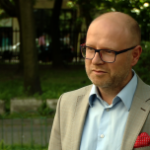 Tylko 8 proc. Polaków korzysta z usług prawnika. Ponad połowa samodzielnie interpretuje przepisy albo szuka odpowiedzi w internecie i wśród znajomych