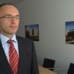 Wykończenie domu to najdłuższy i najkosztowniejszy etap budowy. Inwestorzy często oszczędzają na materiałach i sprzętach