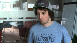 BIZNES, - Młodzi konsumenci, czyli przedstawiciele pokolenia millenialsów i pokolenia Z, są odporni na tradycyjne formy reklamy, wyczuleni na fałszywe przekazy i postrzegają świat inaczej, niż poprzednie generacje. Dotarcie do nich i zbudowanie ich zaangażowania jest wyzwaniem dla marketerów. Coraz większą rolę w interakcjach z młodymi konsumentami odgrywają influencerzy, czyli osobowości świata internetu, które przekładają język marketingowy na przekaz młodego pokolenia., marketing, komunikacja, reklama, millenialsi, IT, technologie, media społecznościowe, influencerzy Młodzi ludzie sceptycznie nastawieni do tradycyjnych form reklamy. Marki coraz częściej stawiają więc na współpracę z blogerami BIZNES, marketing, komunikacja, reklama, millenialsi, IT, technologie, media społecznościowe, influencerzy- Młodzi konsumenci, czyli przedstawiciele pokolenia millenialsów i pokolenia Z, są odporni na tradycyjne formy reklamy, wyczuleni na fałszywe przekazy i postrzegają świat inaczej, niż poprzednie generacje. Dotarcie do nich i zbudowanie ich zaangażowania jest wyzwaniem dla marketerów. Coraz większą rolę w interakcjach z młodymi konsumentami odgrywają influencerzy, czyli osobowości świata internetu, które przekładają język marketingowy na przekaz młodego pokolenia.