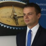 Wzrost gospodarczy na świecie i w UE nabiera tempa. Zagadką dla ekonomistów jest brak wzrostu wynagrodzeń