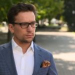 Fake newsy coraz bardziej wpływają na biznes. Aby chronić wizerunek, firmy zmuszone do monitorowania informacji na swój temat