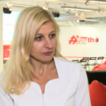 38 proc. młodych uważa, że do znalezienia pracy potrzebne jest szczęście i dobre kontakty. Startuje program, który ma im pokazać, że możliwości jest dużo więcej