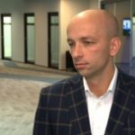 Duży deficyt specjalistów z branży IT. Firmy płacą pracownikom coraz więcej za skuteczne polecenie kandydata