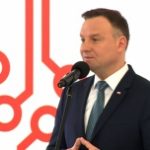 Prezydent: zastąpienie aut spalinowych zapewni czystsze powietrze. Powinniśmy w tym kierunku podążać