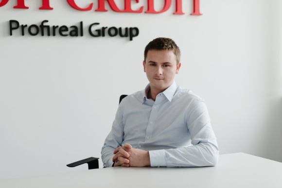 Millenials i pożyczka, czyli pierwsze kroki w dorosłość LIFESTYLE, Finanse - Jak donoszą media większość millenialsów za sukces finansowy uznaje brak zobowiązań. Wyniki badania zrealizowanego przez ARC Rynek i Opinia na zlecenie Profi Credit, pokazują, że aż 35% osób między 18 a 39 rokiem życia zaciągnęło w ciągu ostatnich dwóch lat kredyt bądź pożyczkę.