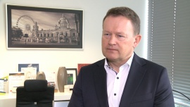 Już co czwarty cyberatak dotyczy urządzeń mobilnych. Oszuści próbują przejąć kontrolę nad płatnościami i danymi osobistymi BIZNES, cyberbezpieczeństwo, ataki hakerskie, ransomware, phishing, bezpieczeństwo w internecie, CERT Orange Polska, media społecznościowe, przestępczość w internecie- Cyberprzestępcy atakują internautów średnio kilkanaście razy na godzinę. Najczęściej incydenty dotyczą wyłudzania pieniędzy, poufnych danych albo wymuszania okupu w zamian za odzyskanie zaszyfrowanych danych. W ubiegłym roku co miesiąc zespół bezpieczeństwa CERT Orange Polska identyfikował blisko 150 tys. podejrzeń incydentów, z czego ok. tysiąca było poważnymi naruszeniami bezpieczeństwa. W ubiegłym roku ponadtrzykrotnie wzrósł również odsetek zagrożeń dotyczących urządzeń mobilnych, które stanowią już jedną czwartą wszystkich – wynika z najnowszego raportu CERT Orange Polska za 2017 rok.