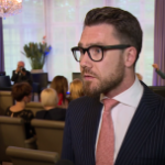 Dr M. Grzesiak: Pracodawcy powinni postawić na budowanie relacji z pracownikami. Podnosi to produktywność zatrudnionych o ponad 1/3