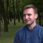 Samodzielnie wydawanie książek daje duże szanse debiutantom. Publikacja własnym sumptem szybko przynosi wymierne korzyści