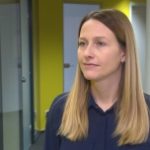 Seniorzy coraz chętniej kupują w sieci. E-sklepy muszą się dostosowywać do tej grupy klientów