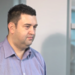 Po jesiennych spadkach cen ropy paliwa na stacjach potaniały. Jednak w tym roku można się spodziewać nawet 6 zł za litr