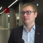 Blisko połowa Polaków czuje się niedoceniana w pracy. To wpływa na wyniki biznesowe firm