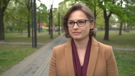 LIFESTYLE, - Trzech na dziesięciu Polaków w wieku powyżej 80 lat mówi o odczuwanej samotności, co dziesiąty stwierdza, że zawsze lub bardzo często czuje się samotnie, a na depresję cierpi aż 15–30 proc. osób w wieku powyżej 65 roku życia – wskazuje badanie „Sytuacja społeczna osób w wieku 65+” zrealizowane dla Stowarzyszenia mali bracia Ubogich przez ARC Rynek i Opinia. I choć dzięki nowoczesnej medycynie wzrasta długość życia i poprawia się jego jakość, to seniorzy borykają się z poważnym problemem, który nie pozwala im w pełni się tym cieszyć., seniorzy, osoby starsze, samotność, wykluczenie, depresja Na depresję cierpi aż 15–30 proc. osób w wieku powyżej 65 roku życia. Główną przyczyną jest osamotnienie, poczucie nieprzydatności w rodzinie i bierność LIFESTYLE, seniorzy, osoby starsze, samotność, wykluczenie, depresja- Trzech na dziesięciu Polaków w wieku powyżej 80 lat mówi o odczuwanej samotności, co dziesiąty stwierdza, że zawsze lub bardzo często czuje się samotnie, a na depresję cierpi aż 15–30 proc. osób w wieku powyżej 65 roku życia – wskazuje badanie „Sytuacja społeczna osób w wieku 65+” zrealizowane dla Stowarzyszenia mali bracia Ubogich przez ARC Rynek i Opinia. I choć dzięki nowoczesnej medycynie wzrasta długość życia i poprawia się jego jakość, to seniorzy borykają się z poważnym problemem, który nie pozwala im w pełni się tym cieszyć.