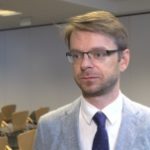 Tylko 12 proc. uczniów korzysta z internetu podczas lekcji. 75 tys. nauczycieli będzie się szkolić, jak lepiej wykorzystywać technologię w szkole