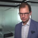 Stłuczka wypożyczonym samochodem na minuty może słono kosztować. Wykupienie dodatkowego ubezpieczenia chroni przed kosztami