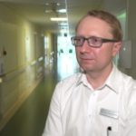 W Polsce co 6,5 minuty ktoś doznaje udaru mózgu. Szybkie rozpoznanie objawów może pomóc uniknąć śmierci lub trwałej niepełnosprawności