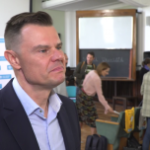 Szkoła może pomóc dzieciom po traumie. Nauczyciele powinni znać techniki ich wspierania