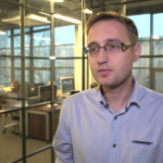 Ostatni dzień w roku coraz chętniej spędzamy z dala od domu. Największą popularnością cieszą się polskie kurorty i zorganizowane imprezy w największych miastach